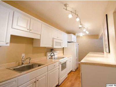 1800 Jefferson Park Ave APT 63, Charlottesville, VA, 22903