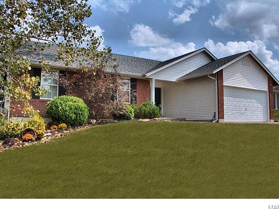 2nd image of 1218 White Oak Ct