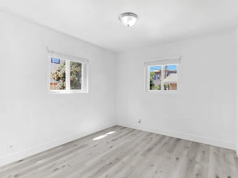 5364 & 5372 Young St — Photo 13