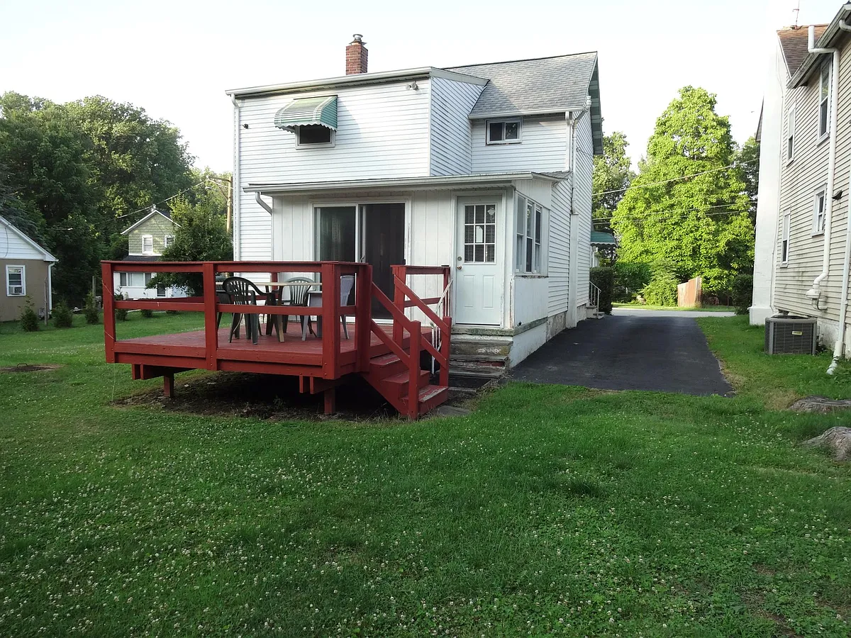 Building Photo - 1058 Mount Pleasant Ave