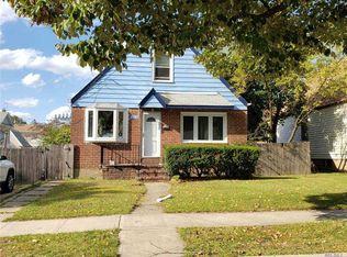 256-11 87th Rd, Floral Park, NY 11001