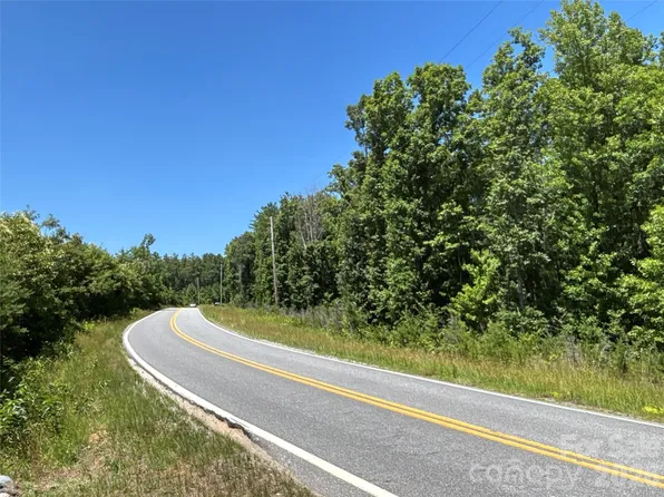 2006 Piedmont Rd, Morganton, NC 28655