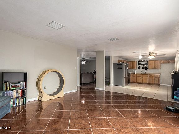 5th image of 6423 W ALMERIA Road