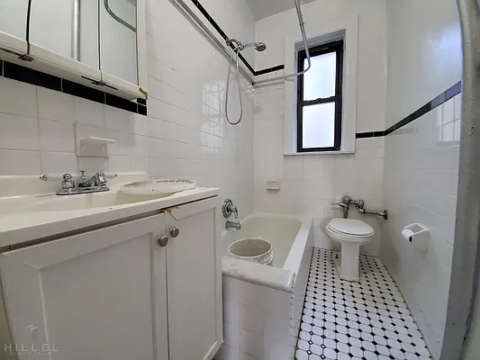 Rented by Hillel Realty Group | media 17