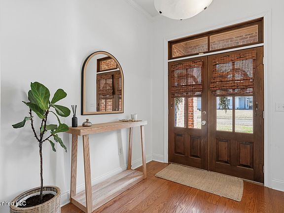 2nd image of 119 Seville Way