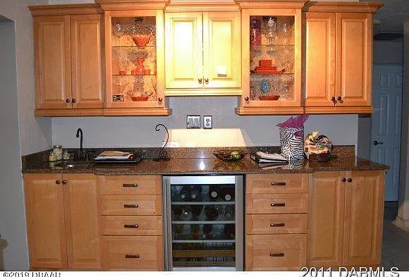 3 bed, 2.0 bath, 1579 sqft, $2,300 — Photo 3