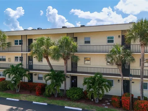 11485 Oakhurst Rd #1100-1, Largo, FL 33771