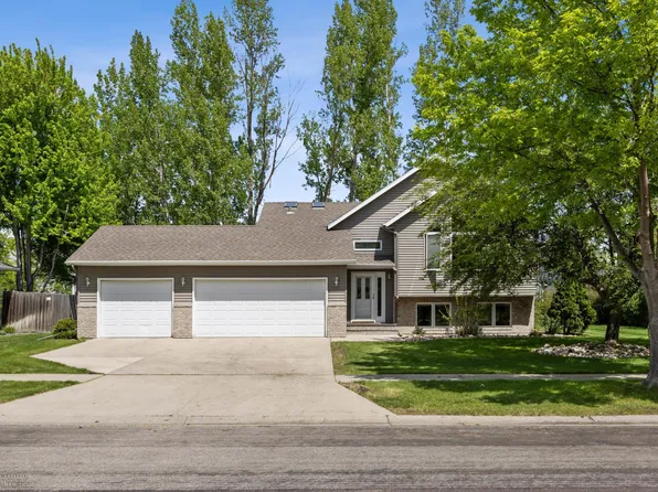2617 38 1/2 Ave S, Fargo, ND 58104