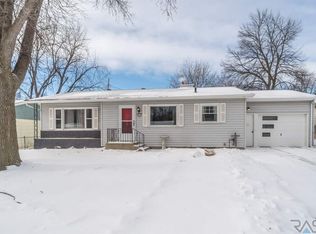 917 S Paulton Ave, Sioux Falls, SD 57103
