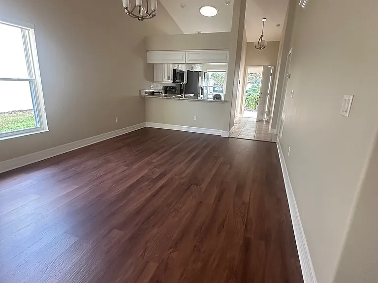 1420 Coconut Palm Cir — Photo 4