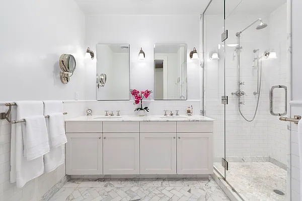 Sold by Douglas Elliman | media 14