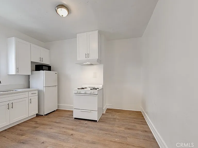 220 E Vernon Ave #1/2 — Photo 5