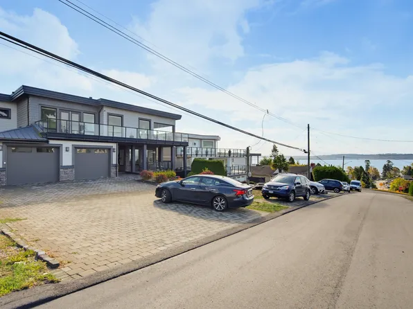 1040 Lee St, White Rock, BC V4B 4P1