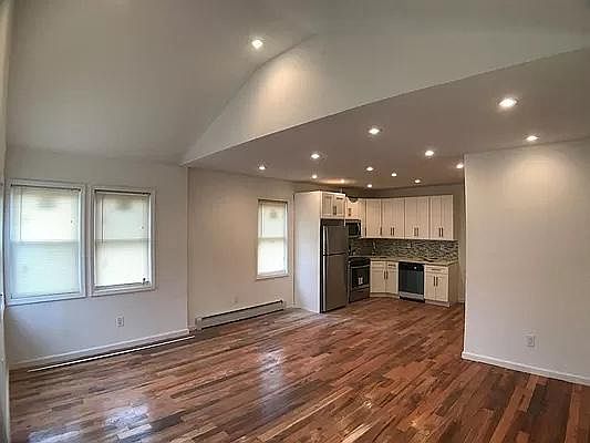 1st image of 11620 155th St Floor 1
