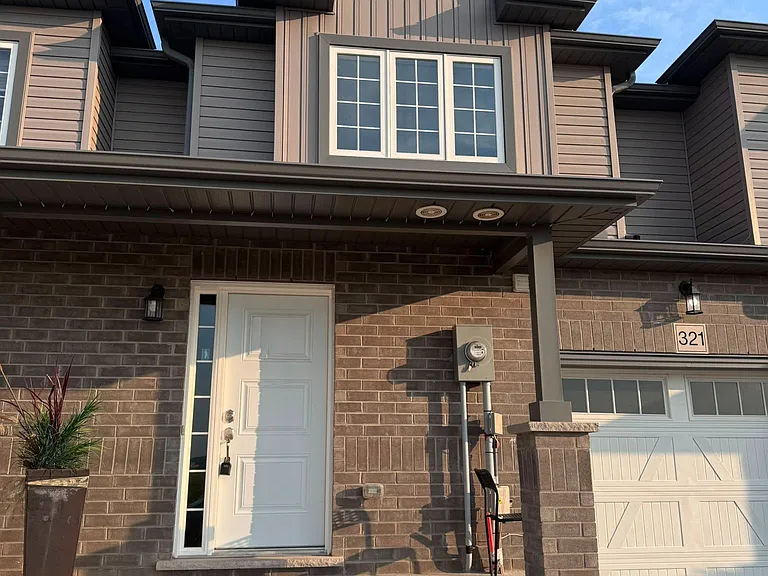 321 Kennington Way — Photo 2
