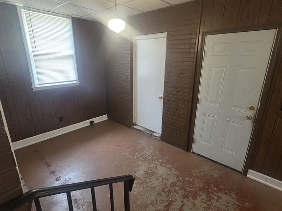 2nd image of 2916 Walden Dr