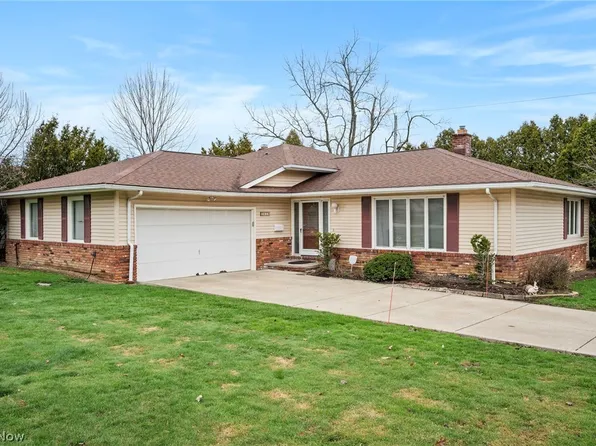 2619 S Green Rd, Beachwood, OH 44122