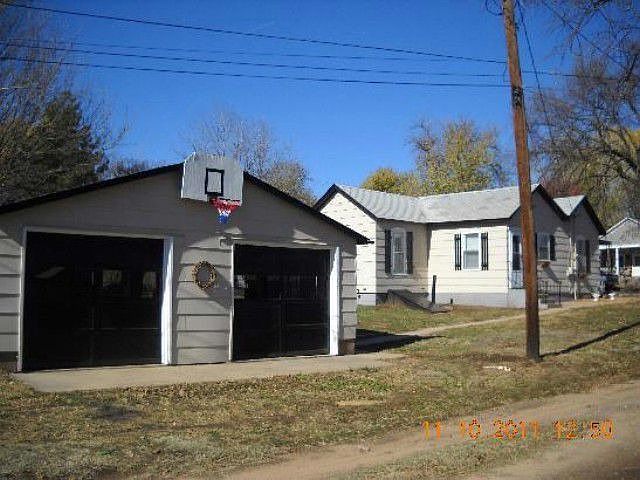 2nd image of 427 W C Ave