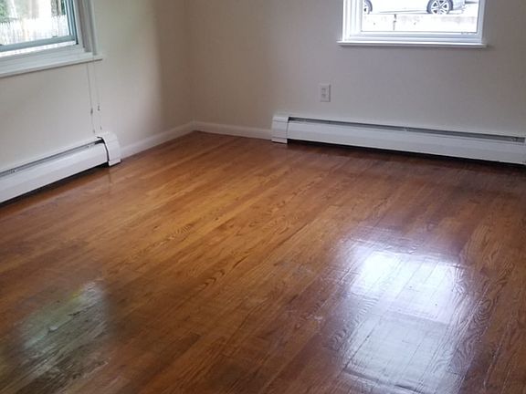 2nd image of 18 Belmont St APT 15