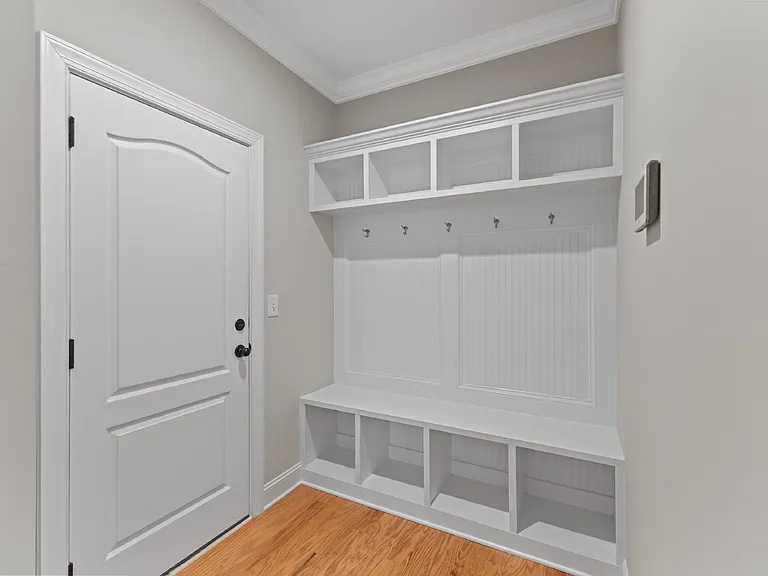 3828 Hickory Manor Dr — Photo 25