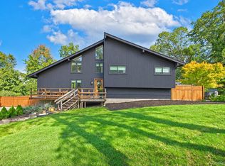 10 Cathy Court, Northport, NY 11768