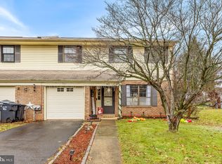 305 Laurel Dr, Collegeville, PA 19426