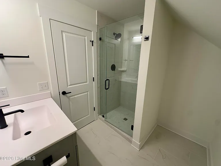 213 Myrtle Ave — Photo 9