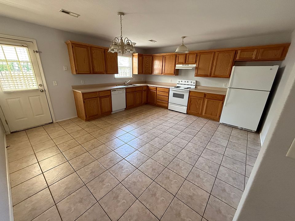 1st image of 712 Appleridge Dr #712