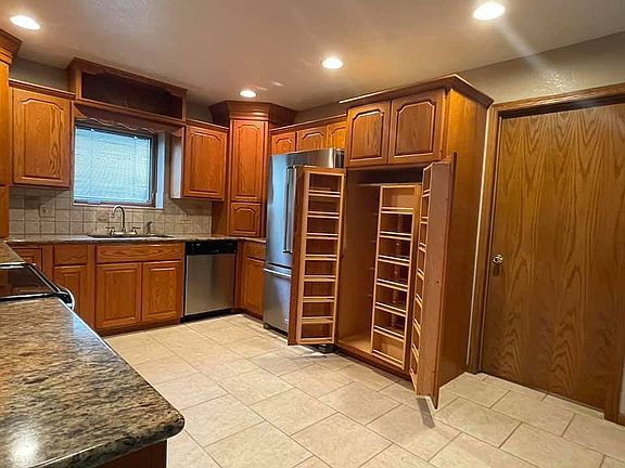 3rd image of 2511 Brent Dr