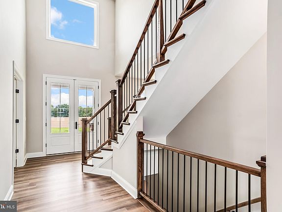 4th image of 231 Songbird Ct