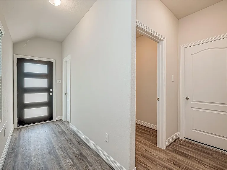 22814 Ephesus Ave — Photo 4
