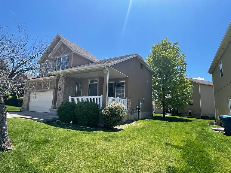 466 E Apple Grove Ln — Photo 2