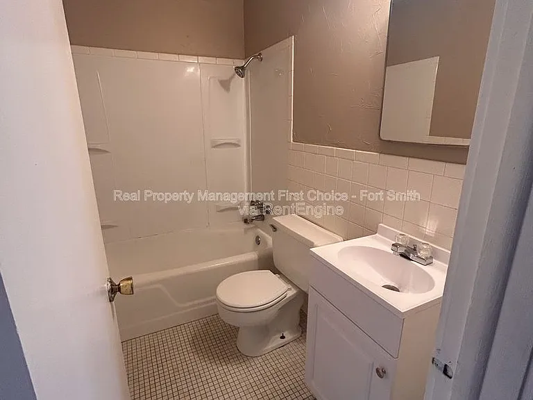 2301 S V St #7 — Photo 11