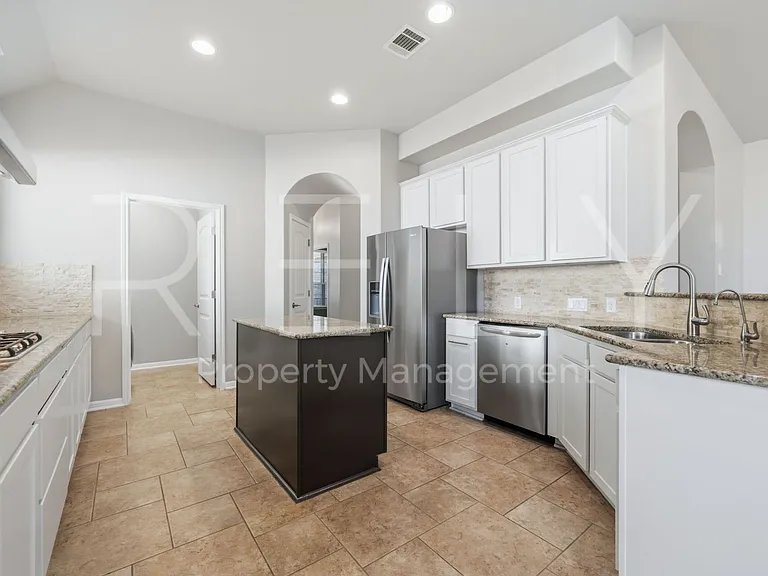 227 Choke Canyon Ln — Photo 18