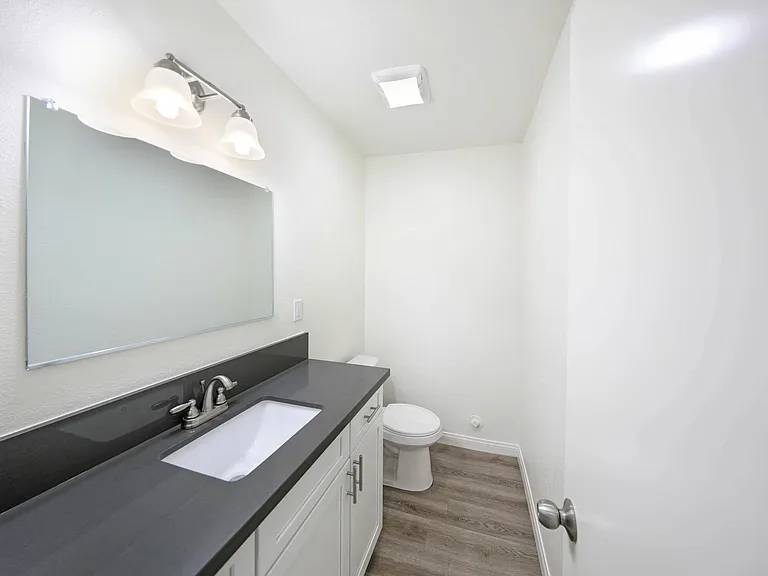 Villa Azusa Apartments — Photo 10
