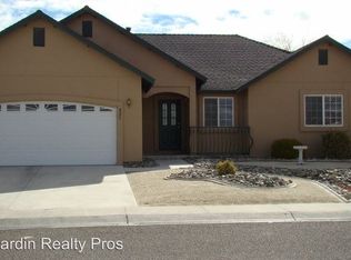 823 Divot Dr, Fernley, NV 89408