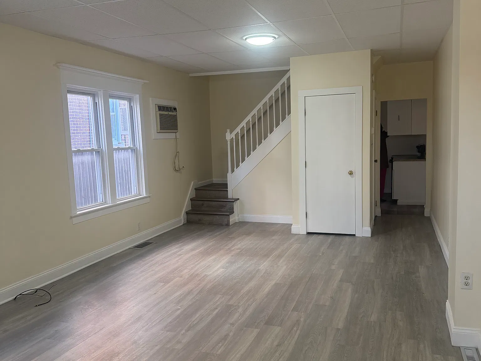 3 bed, 1378 sqft, $1,950 — Photo 2