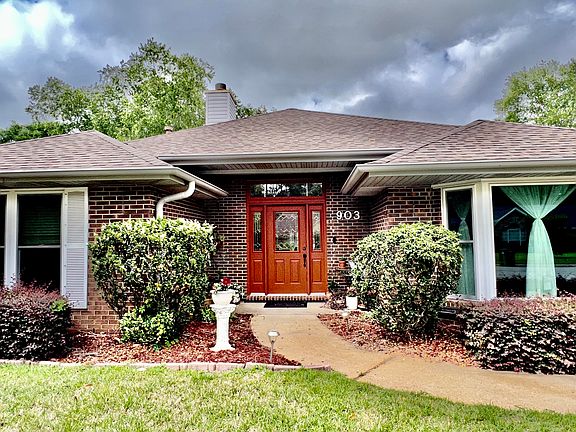 2nd image of 903 Aloma Faye Ln
