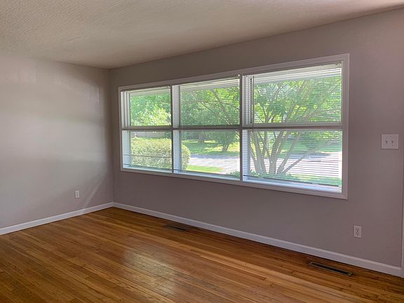 4th image of 1249 Maetzel Dr