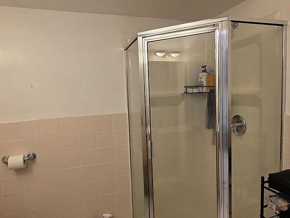 5th image of 628 S 27th St