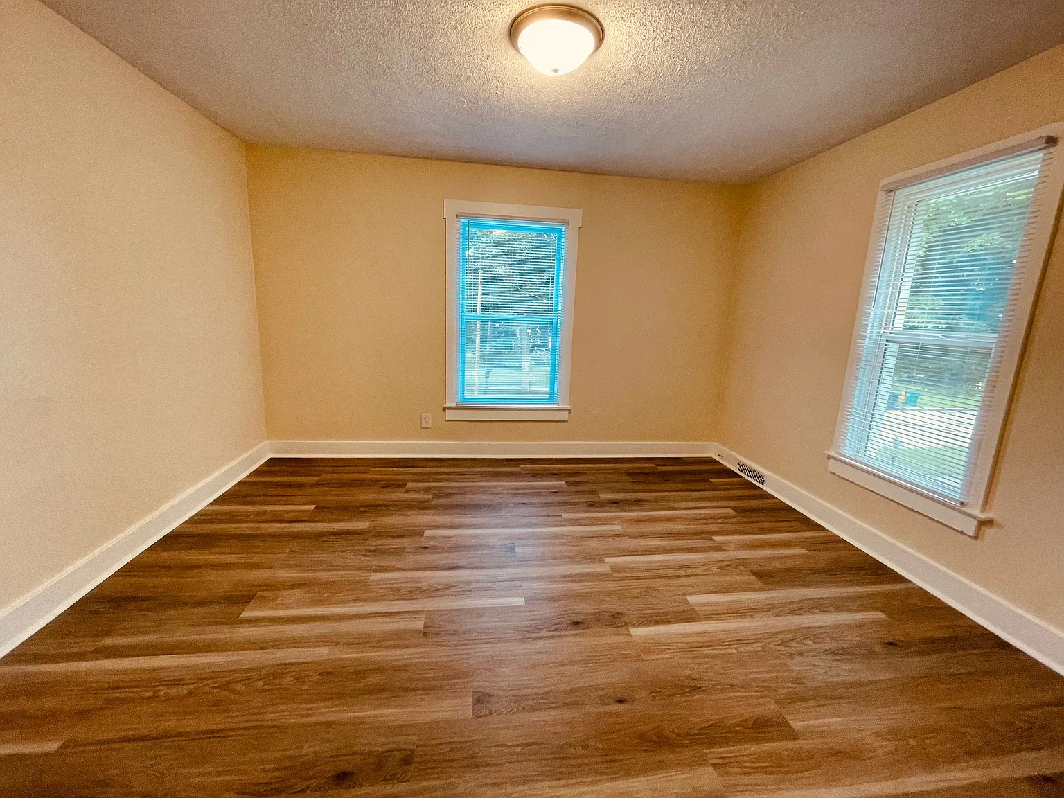 Studio, 400 sqft, $800 — Photo 1