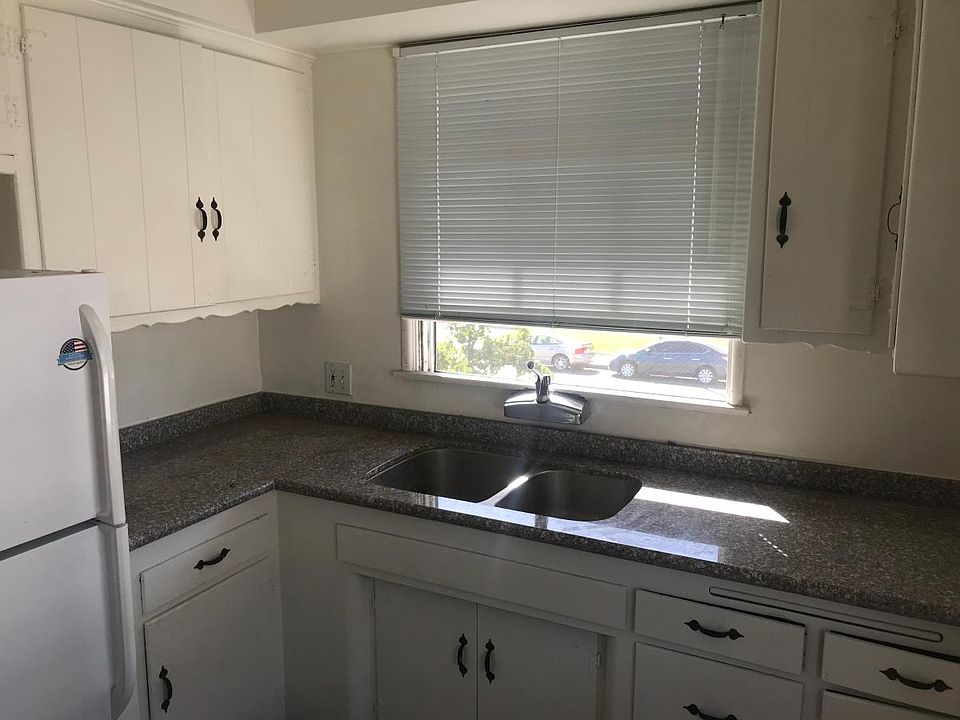 1st image of 12311 Oxnard St APT 5