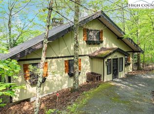 121 Clubhouse Rd, Banner Elk, NC 28604