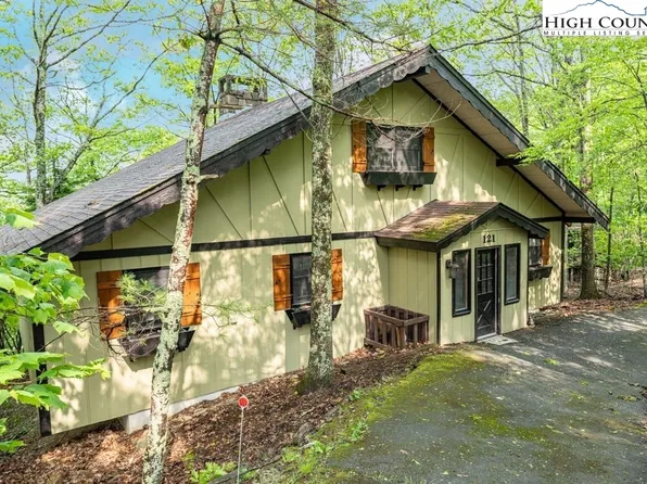 121 Clubhouse Road, Beech Mountain, NC 28604