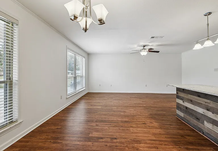5345 Mapleton Dr — Photo 7