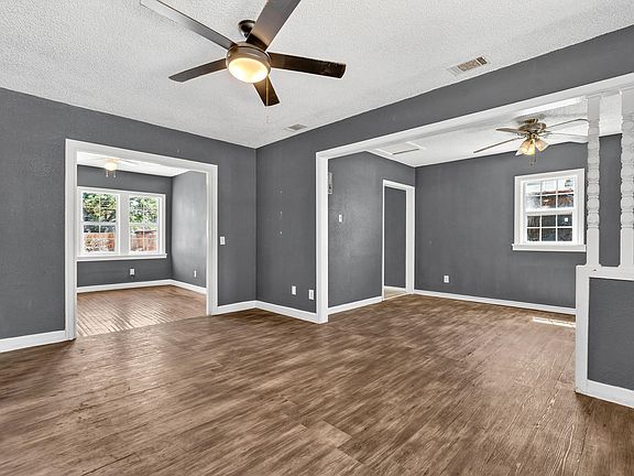 3rd image of 2215 20th St