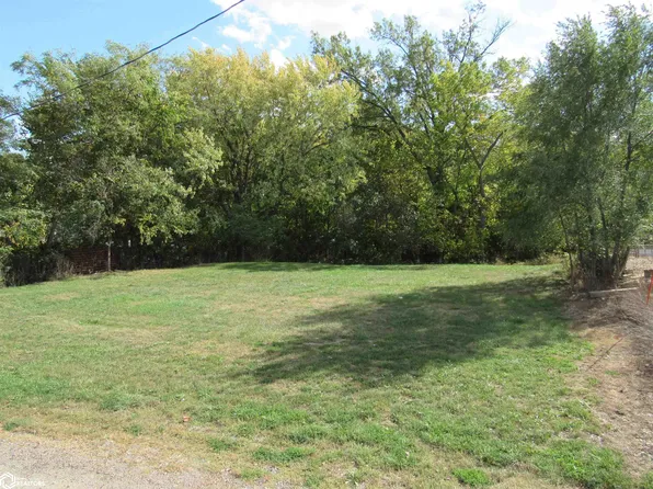 2 Mill St, Bloomfield, IA 52537
