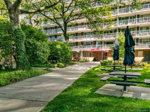 100 York Street #14-P, New Haven, CT 06510