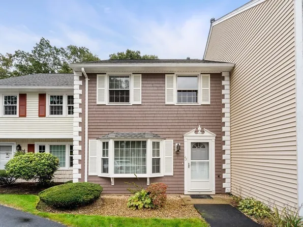 43 Boylston Ln #43, Lowell, MA 01852