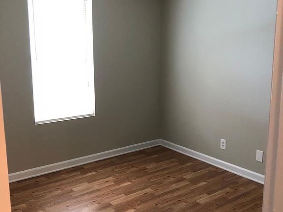 2nd image of 640 Maplewood Dr